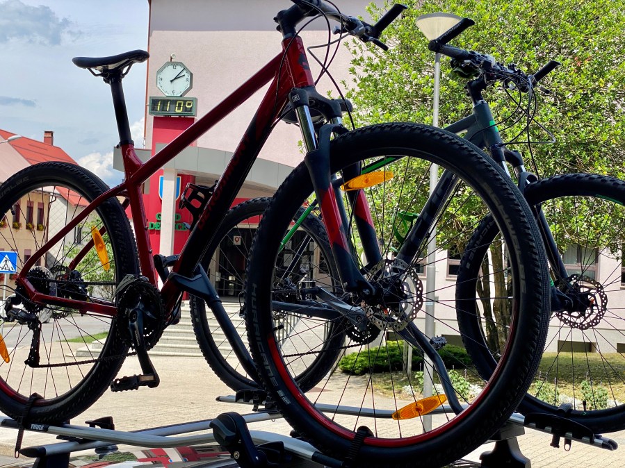 This image has an empty alt attribute; its file name is img_9876.jpg